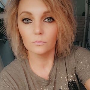 Meet your Posher, Pamela